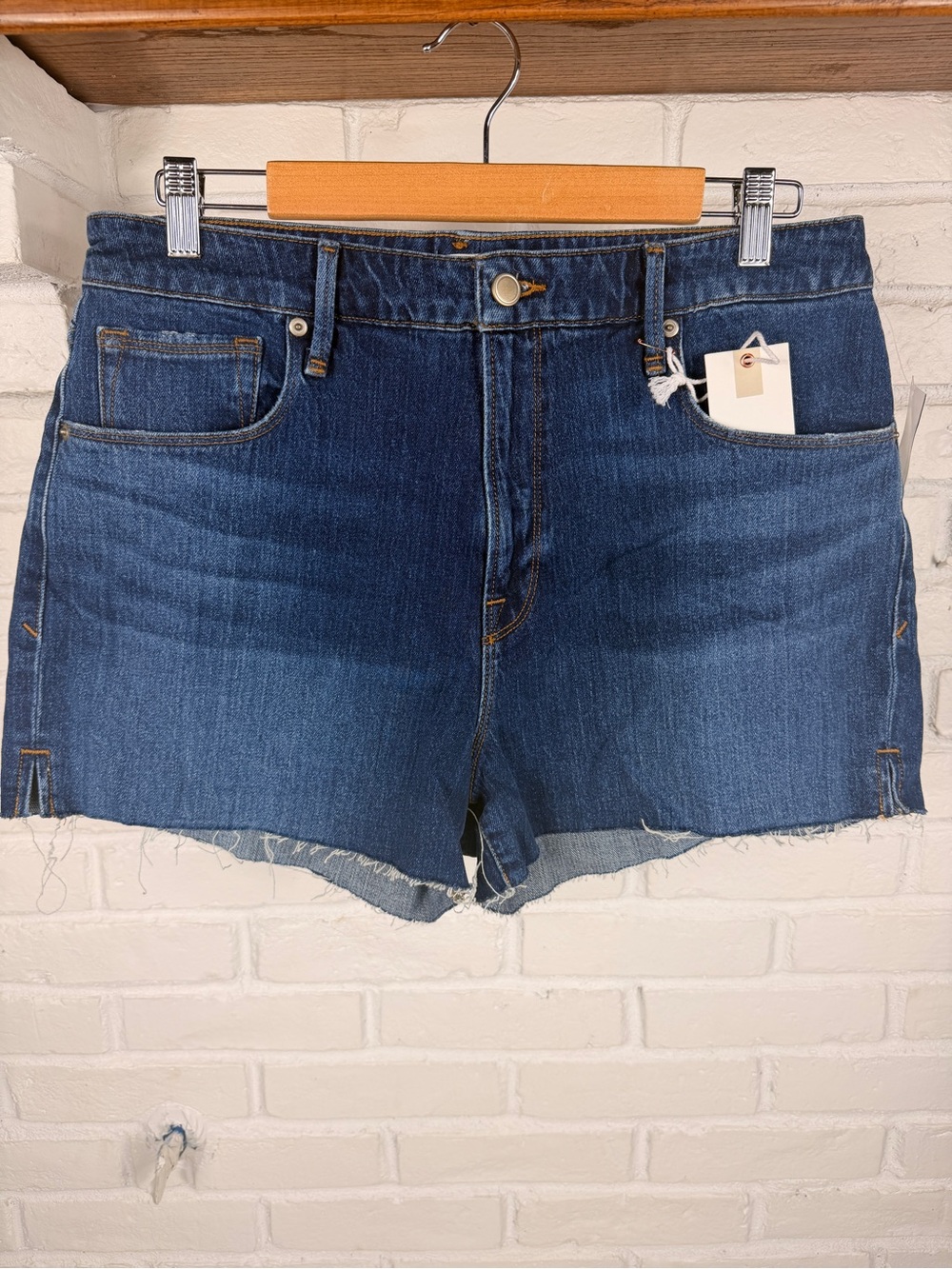 Good American Cut Off Dark Wash Denim Shorts Size 14 NWT Stretch